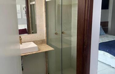 Apto com piscina e garagem para até 04 hóspedes perto SSA Shopping - Foto 3