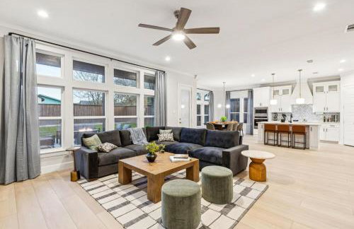 The Longhorn Luxe with Game Room and Fire pit and Karaoke - Foto 20