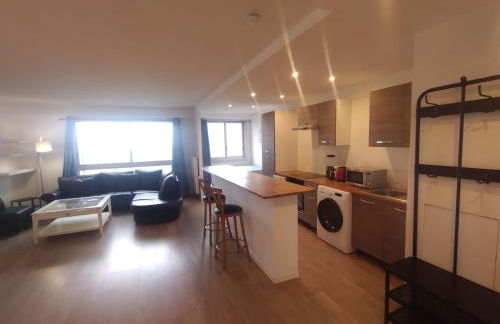 4 bedrooms, La Défense, 5 min walk to metro - Foto 1