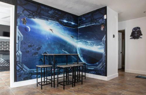 Comfy Expansive Home - Near the Strip - Heated Pool - Foto 35