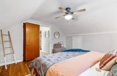 4 Bedroom Pool and Hot Tub Home Near Cleveland - Photo 58