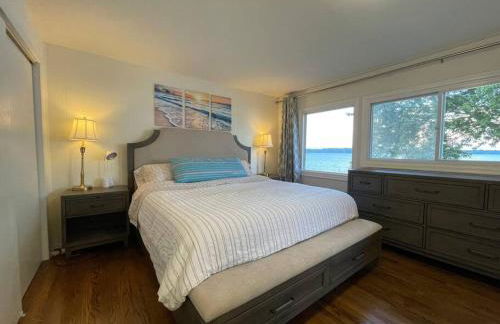 Waterfront Home with Private Beach, Stunning Views - Foto 43