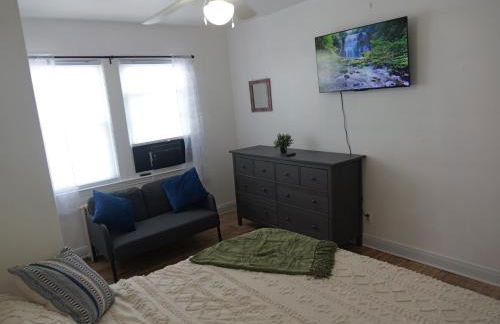 Spacious 4-Bedroom Family Home Sleeps 10 Peaceful Baltimore Suburb - Foto 19