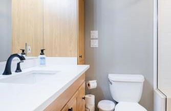 Perfectly Located 3 Bed 3.5 Bath Beautiful Townhome - Photo 36