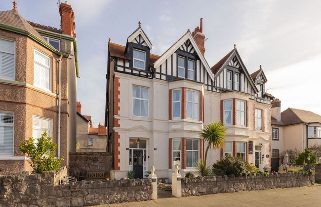 Host Stay The Keep - Photo 34