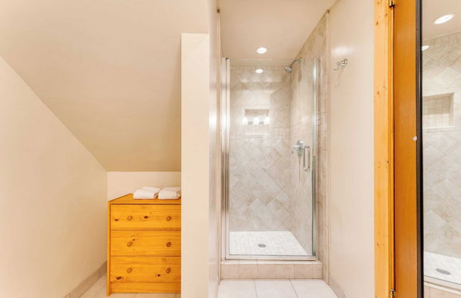 Lake + Beach Access, Pool, Tennis Walk to Chambers Tahoe Timber by Avantstay - Foto 27