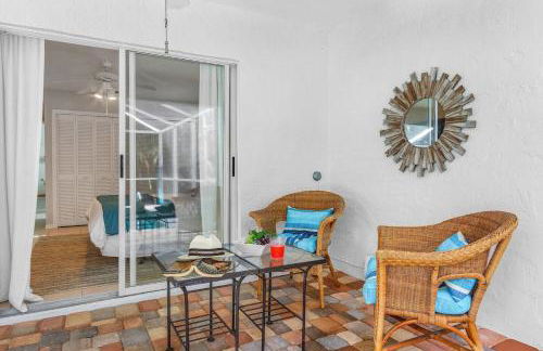 Spacious 3 Bed 3 Bath Pool Home in Naples - Photo 25