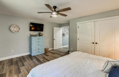 Walk to Lake Barkley! Family Home with Outdoor Oasis - Foto 18