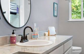 Relaxing River Retreat Near Moms Beach with Patio - Foto 18