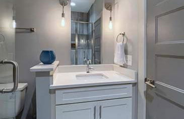 Great Family Home near Downtown - Foto 30