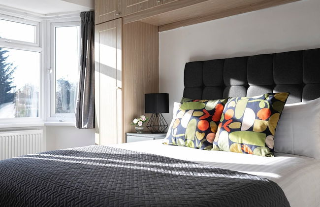 Skyvillion - Enfield 4bed House W Garden & Parking - Photo 21