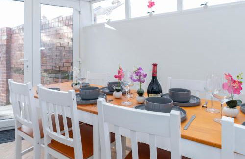 Open Mind Property - 4BR, 17 Guests & Free Parking - Foto 24