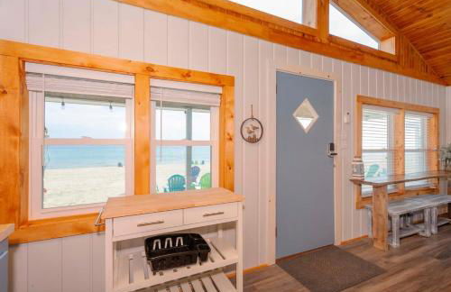 4 Beachfront Cottages - New Bathrooms and Roofs - Foto 15