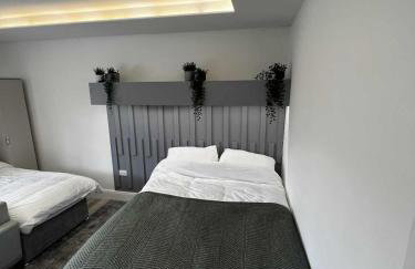 Resilets - Mood Studio 2 - Central Modern 2 Bed - Photo 16