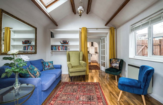 Mirrored Reflections - Photo 9