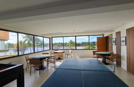 Apartamento espetacular na MELHOR praia da Bahia, GUARAJUBA é uma das únicas praias com selo azul do Brasil -Luxo, lazer, diversão e tranquilidade! Projetado para que você tenha a melhor experiência em hospedagem - Condominio tipo resort, o mais procurado - Foto 52