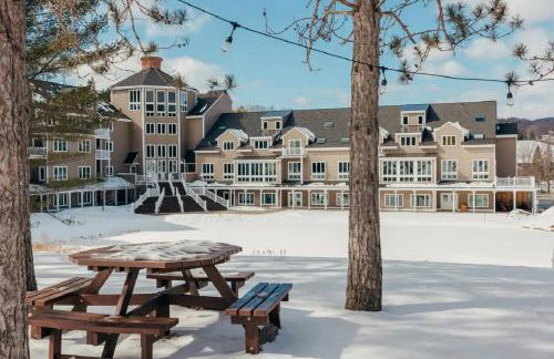 Enjoy snowball fights or romantic nights in a 1BD vacation apartment - Foto 13