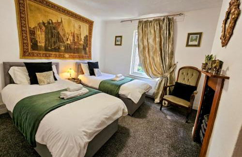 Cute Cottage in Egham Heathrow- 7 Guests 3 bedrooms - Foto 3