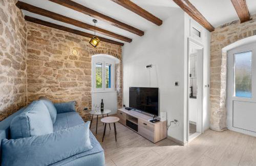 House AnaDora with pool - Zlarin - Photo 24