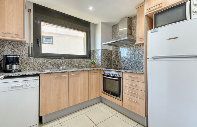 Apartment in Roses Near Sandy Beach - Photo 8