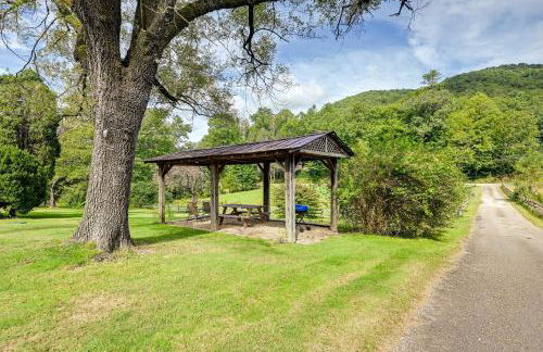 Pet Friendly Home with Hot Tub, Patio and Game Room! - Foto 36