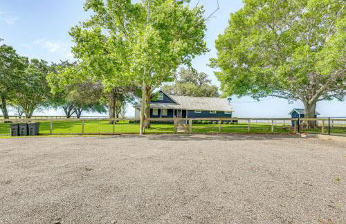 Fire Pit, Pickleball, Pool! Schulenburg Farmhouse - Foto 39