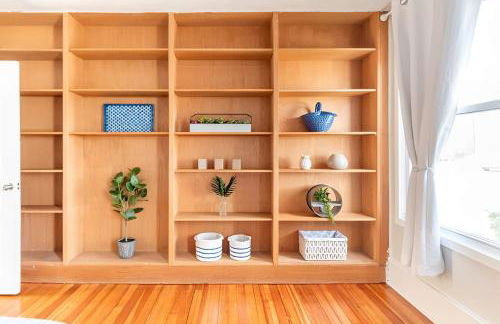 Jennifer's Cozy Apt Walk to Brown In Unit Laundry - Foto 4