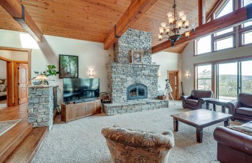 Pine Mountain Club Cabin with Private Deck and Views! - Foto 6