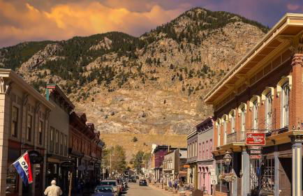 Charming Downtown Apartment in Victorian Home with Mountain Views - Foto 18