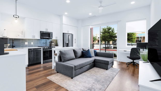 Luxury Resort-Style Living - Centrally Located - Foto 2, Imagen principal