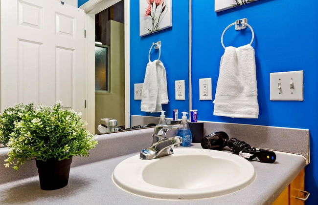 Historic Brick 2 Bedroom Getaway, Wifi - Foto 20