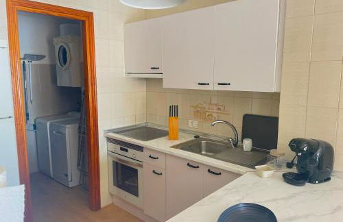 Precioso apartamento frente al mar, parking y club deportivo - Foto 12