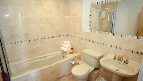 House - Sleeps 8 - Pets Ok - Parking - Photo 5, towels