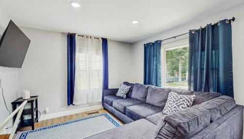 2 Mi to Beach! Hot Tub Haven in Michigan City - Foto 5