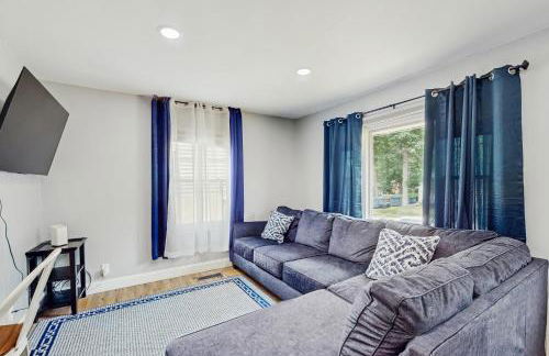 2 Mi to Beach! Hot Tub Haven in Michigan City - Foto 5