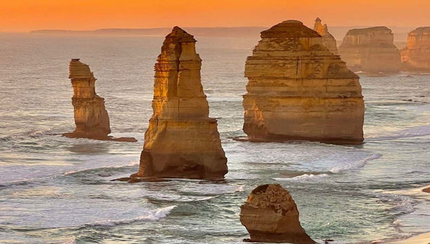 Une scène digne d'une carte postale au coucher du soleil