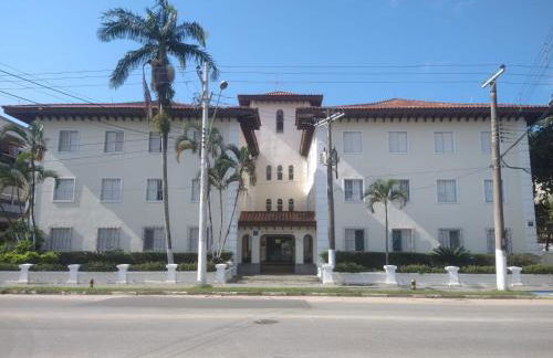 Apartamento com varanda Gourmet na praia da enseada - Foto 7