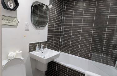 City View One Bedroom Apartment by StaySavvy Accommodation - Photo 8