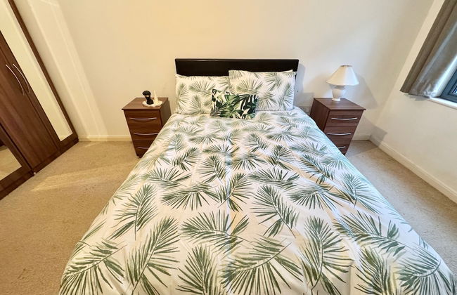 Sea Breeze Retreat in Swansea - Photo 11