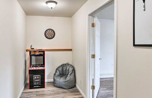 Alaskan Mountain Gem with Private Hot Tub and Gym! - Foto 22