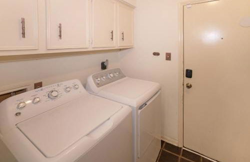 Spacious and quiet 4 bed 3 and a half bath home away from home in Katy Texas - Foto 17