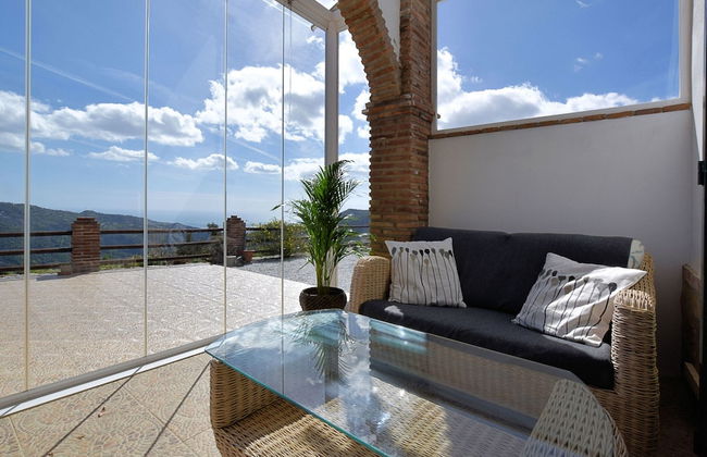 Spacious Villa with Hot Tub in Arenas - Photo 12