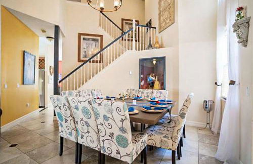 Luxurious 9BR Themed SE Facing Pool Hot Tub Theater Game Room BBQ 2 miles Disney - Foto 17