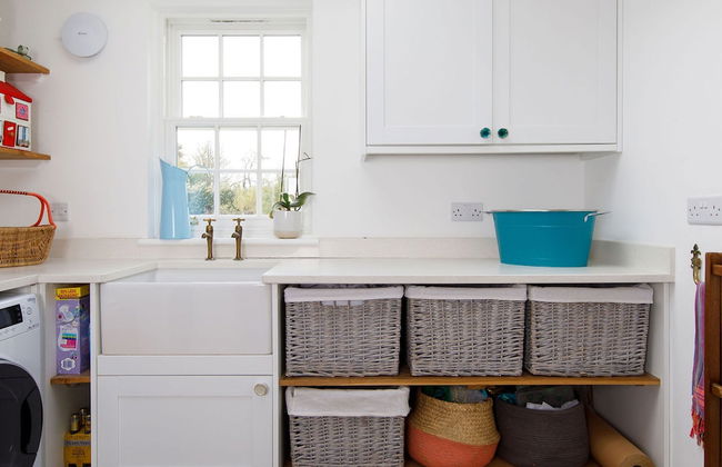 Amazing 5 BR Country Home Pool Gym Yoga Studio - Photo 37