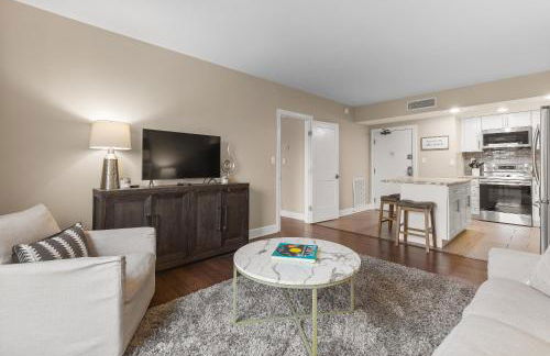 On Famous Music Row - Pool, Parking, Walk to Bars - Foto 11