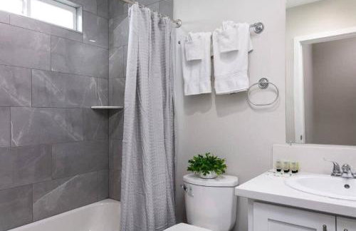 Modern 4BR Stay Premium Beds & Full Kitchen - Foto 53