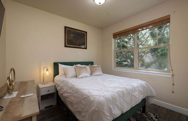 Charming Bend Sanctuary for 6! - Foto 3