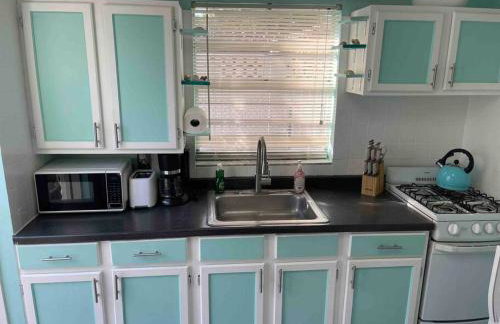 King Bed Downtown Courtyard Apt - Foto 18