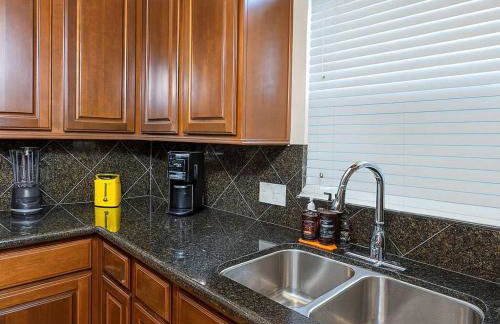 Galleria Getaway Private Pool Sleeps Up to 10 - Foto 35