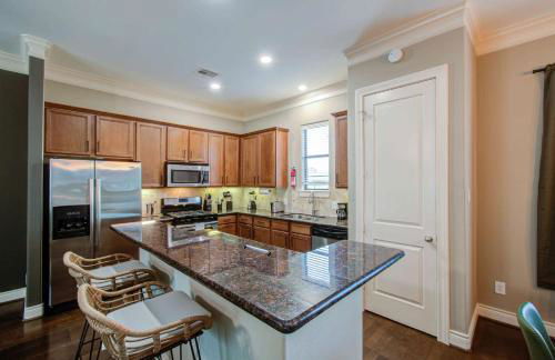 Chic & Central 3-BD Townhouse Mins to DT - Foto 10